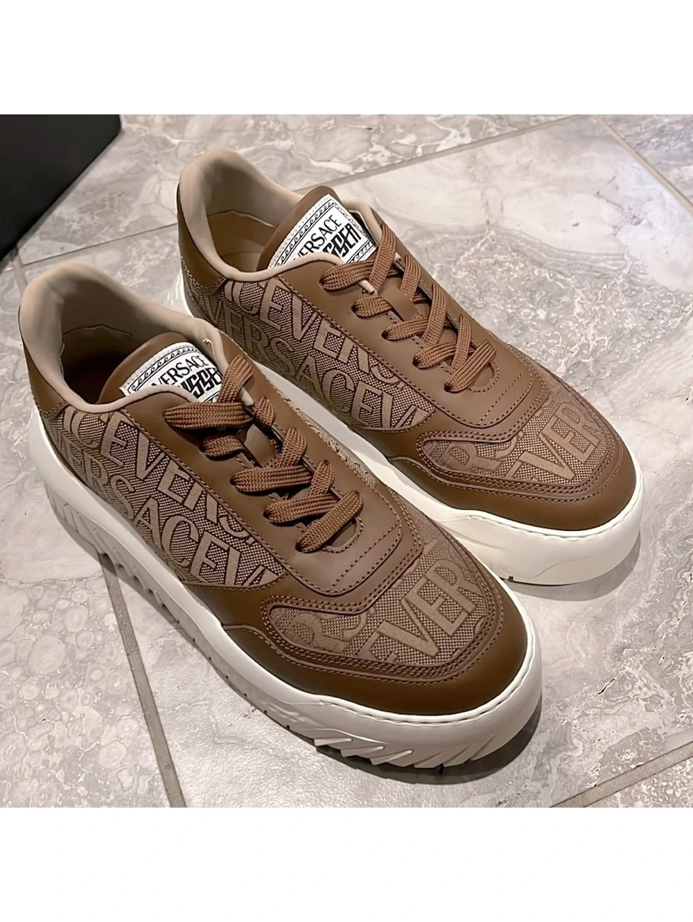 Versace AllOver Logo Odissea Low-Top Men’s Sneakers, Beige/Brown, NEW, Size 42.5